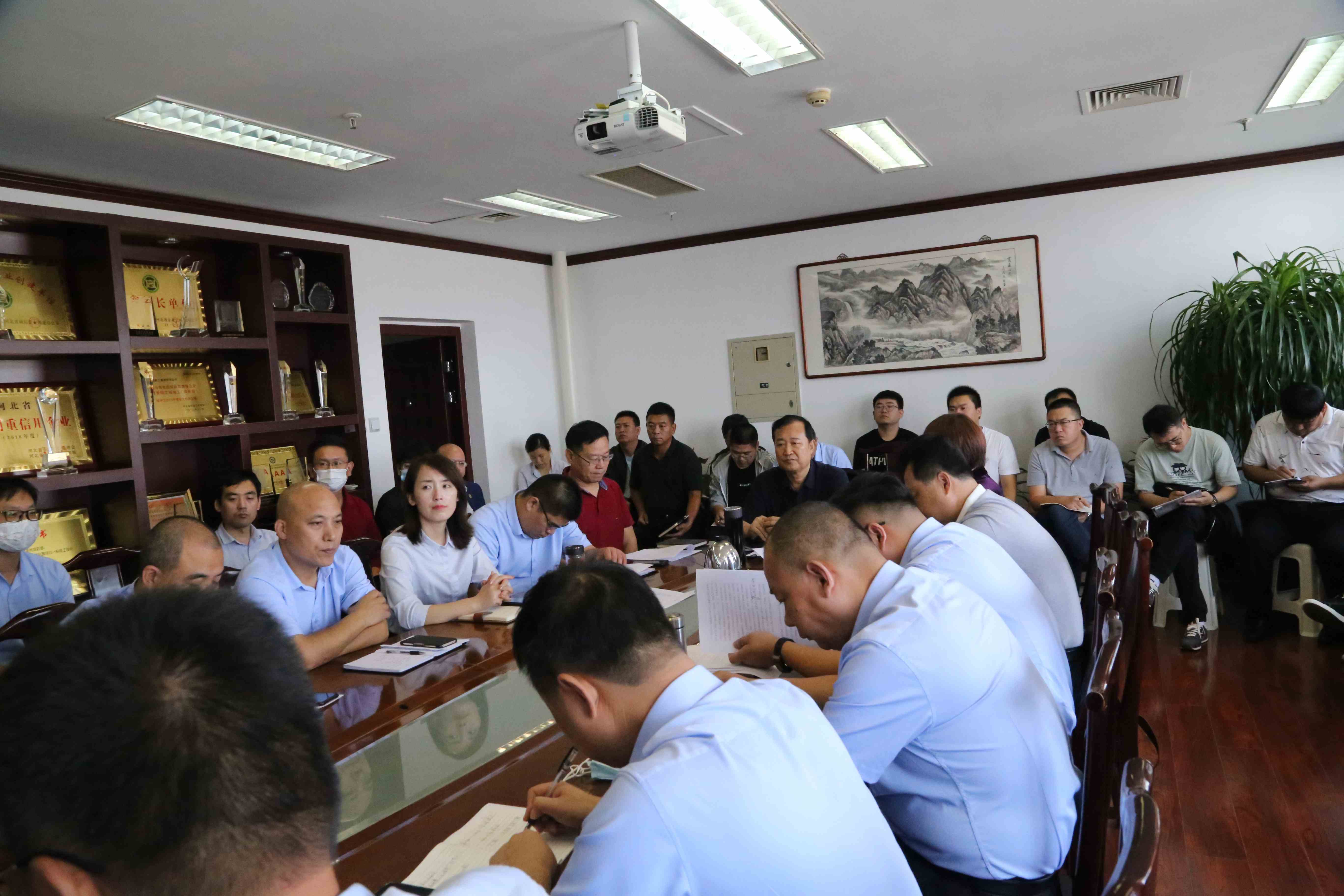 “慶國慶、迎中秋”職工代表大會(huì)勝利召開